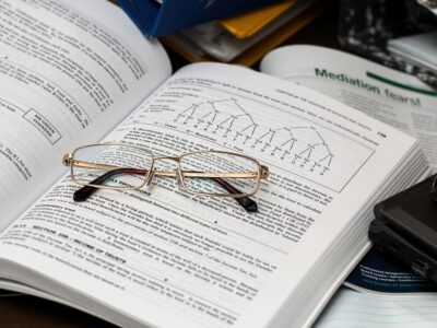 Ghostwriter Agency – Between Shadow Work and Academic Guidance