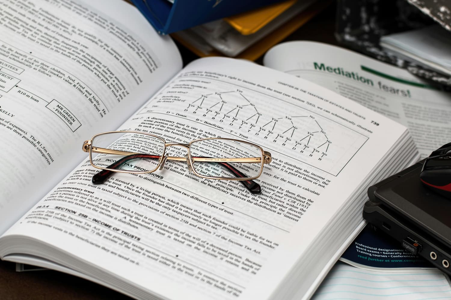 Ghostwriter Agency – Between Shadow Work and Academic Guidance